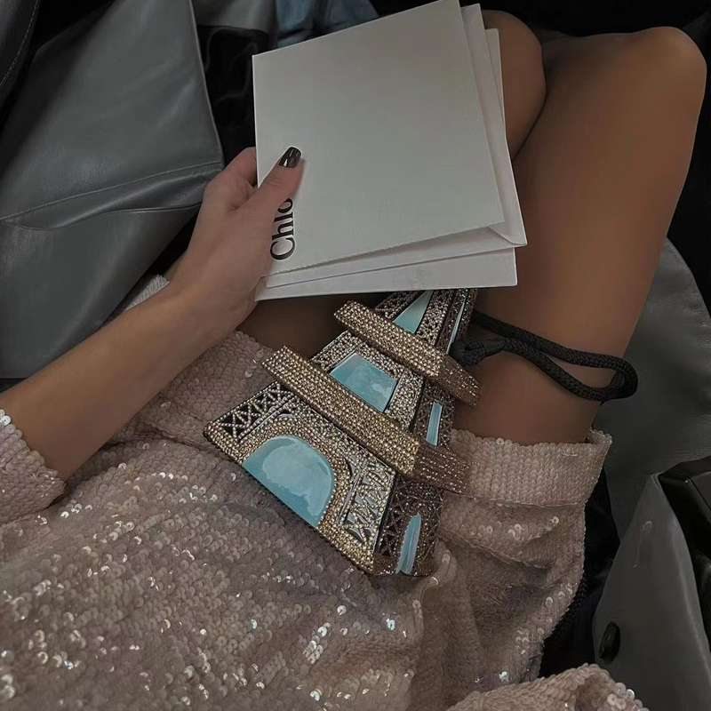 Paris Fashion Week 2025 Blogge - Street Fashion Week review and price